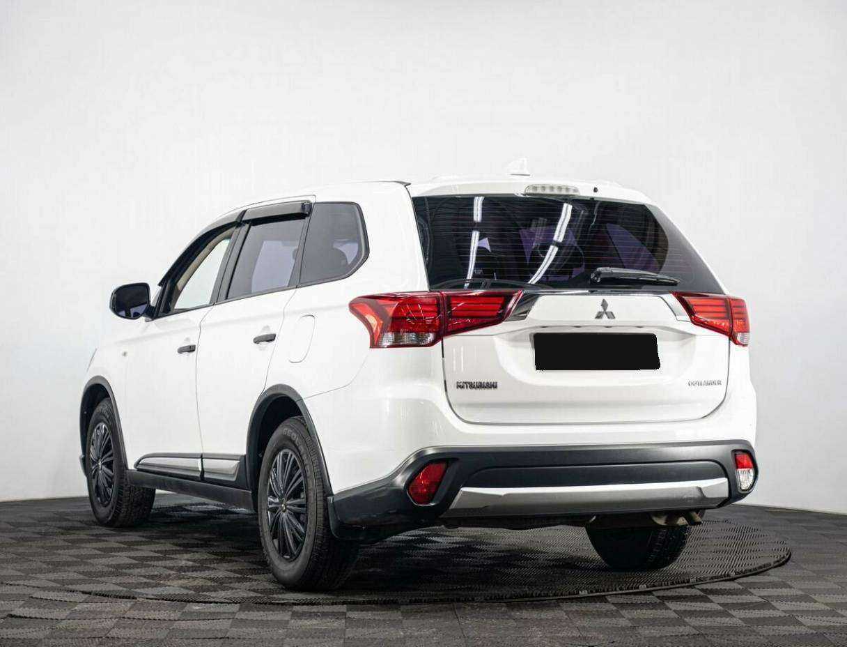 Купить Mitsubishi Outlander, 2018, 140 000 км, фото №4