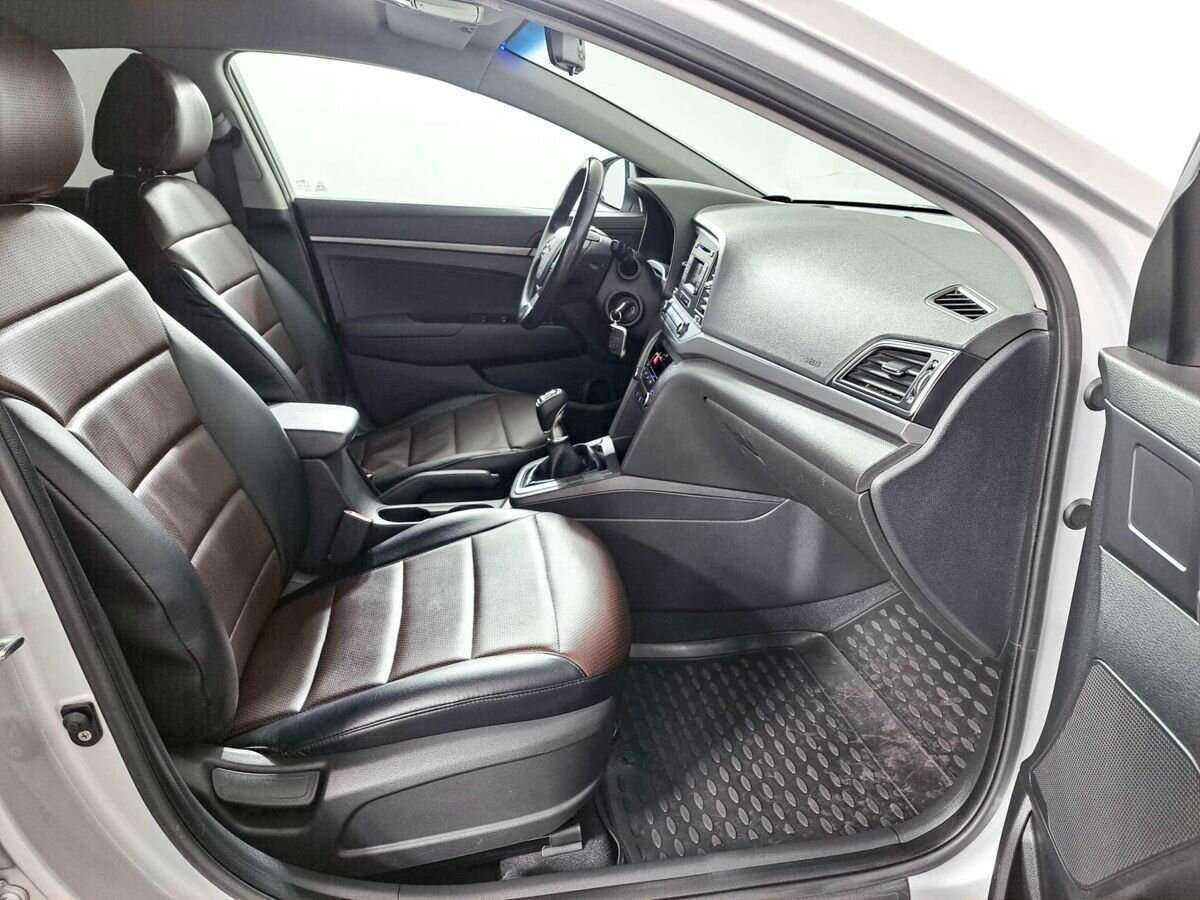 Купить Hyundai Elantra, 2017, 133 552 км, фото №9