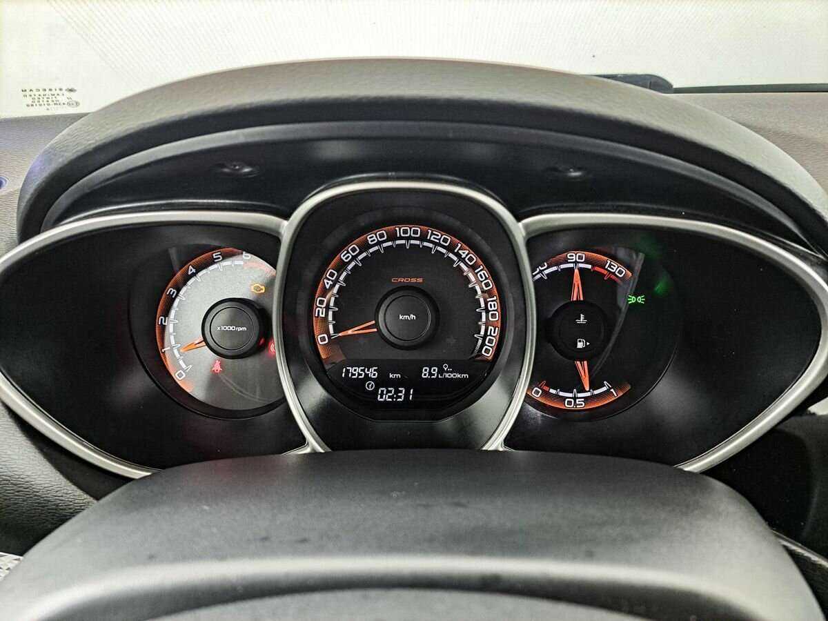 Купить Lada (ВАЗ) Vesta SW Cross, 2018, 179 216 км, фото №11