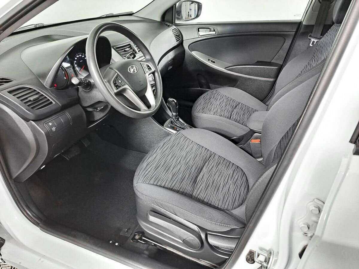 Купить Hyundai Solaris, 2015, 86 340 км, фото №12