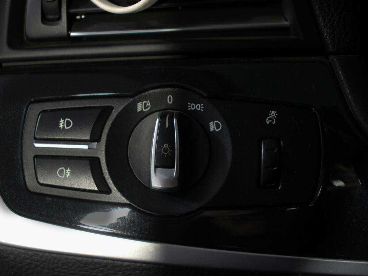 Купить BMW 5 серии 528i xDrive, 2012, 237 085 км, фото №16