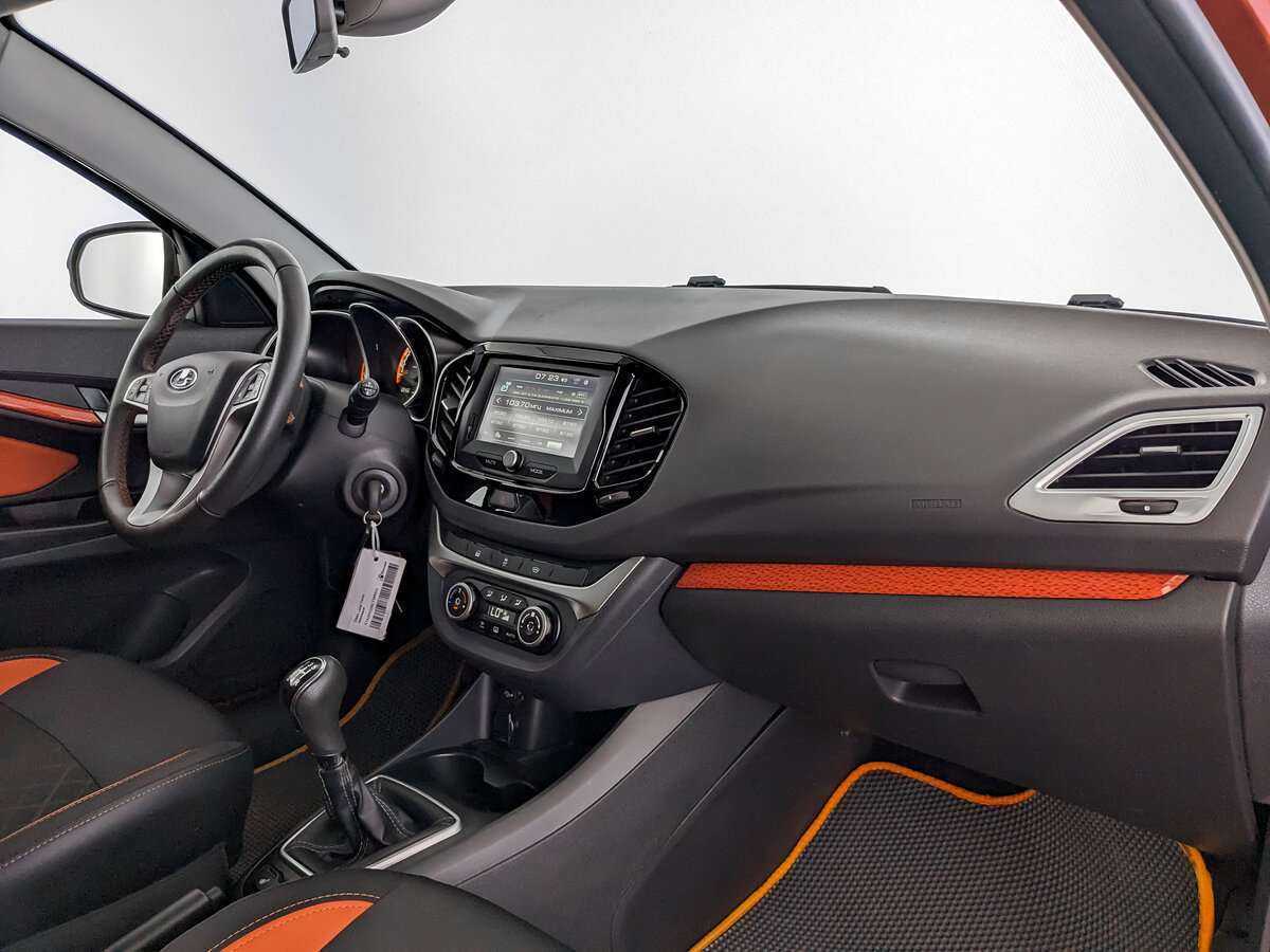 Купить Lada (ВАЗ) Vesta SW Cross, 2019, 69 459 км, фото №9