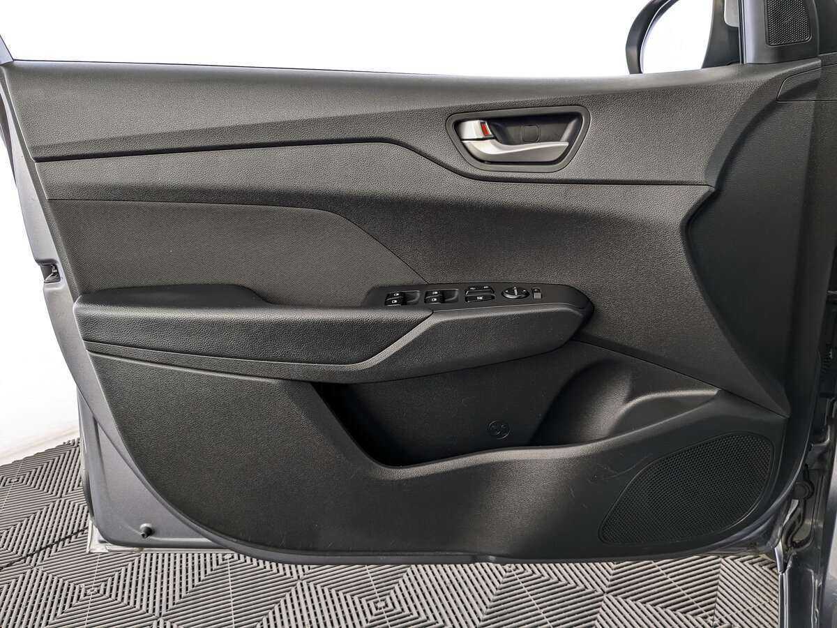 Купить Hyundai Solaris, 2018, 62 910 км, фото №19