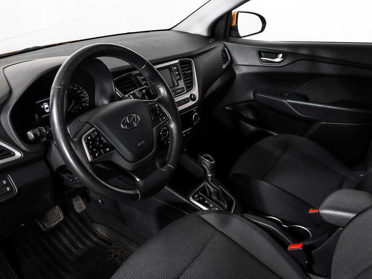 Купить Hyundai Solaris, 2017, 140 583 км, фото №7