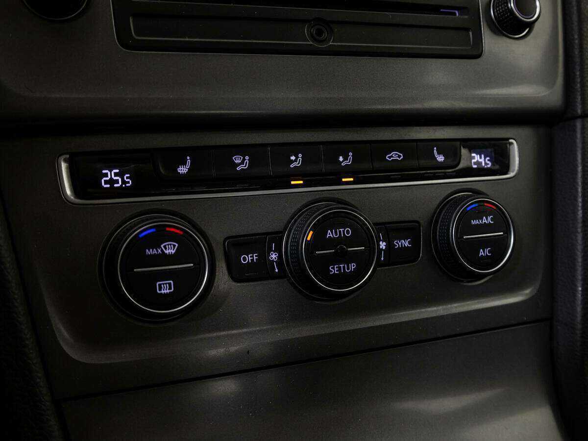 Купить Volkswagen Golf, 2013, 110 000 км, фото №15