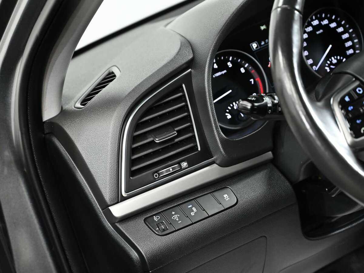 Купить Hyundai Elantra, 2018, 96 000 км, фото №7
