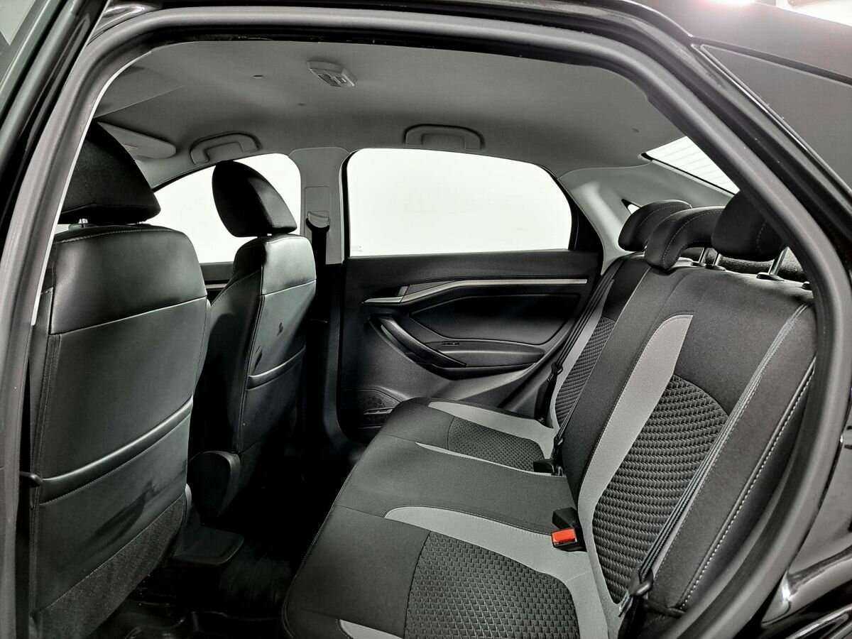 Купить Lada (ВАЗ) Vesta, 2017, 45 200 км, фото №7