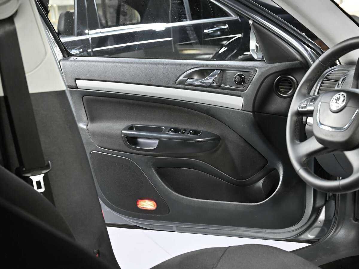 Купить Skoda Octavia, 2012, 120 000 км, фото №5