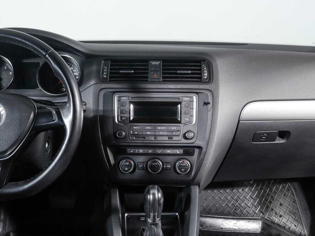 Купить Volkswagen Jetta, 2015, 134 800 км, фото №11