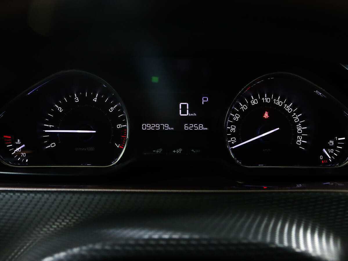 Купить Peugeot 2008, 2014, 92 000 км, фото №9