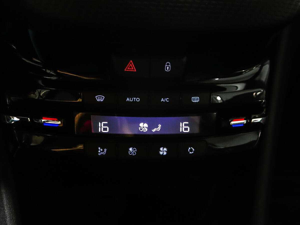 Купить Peugeot 2008, 2014, 92 000 км, фото №14