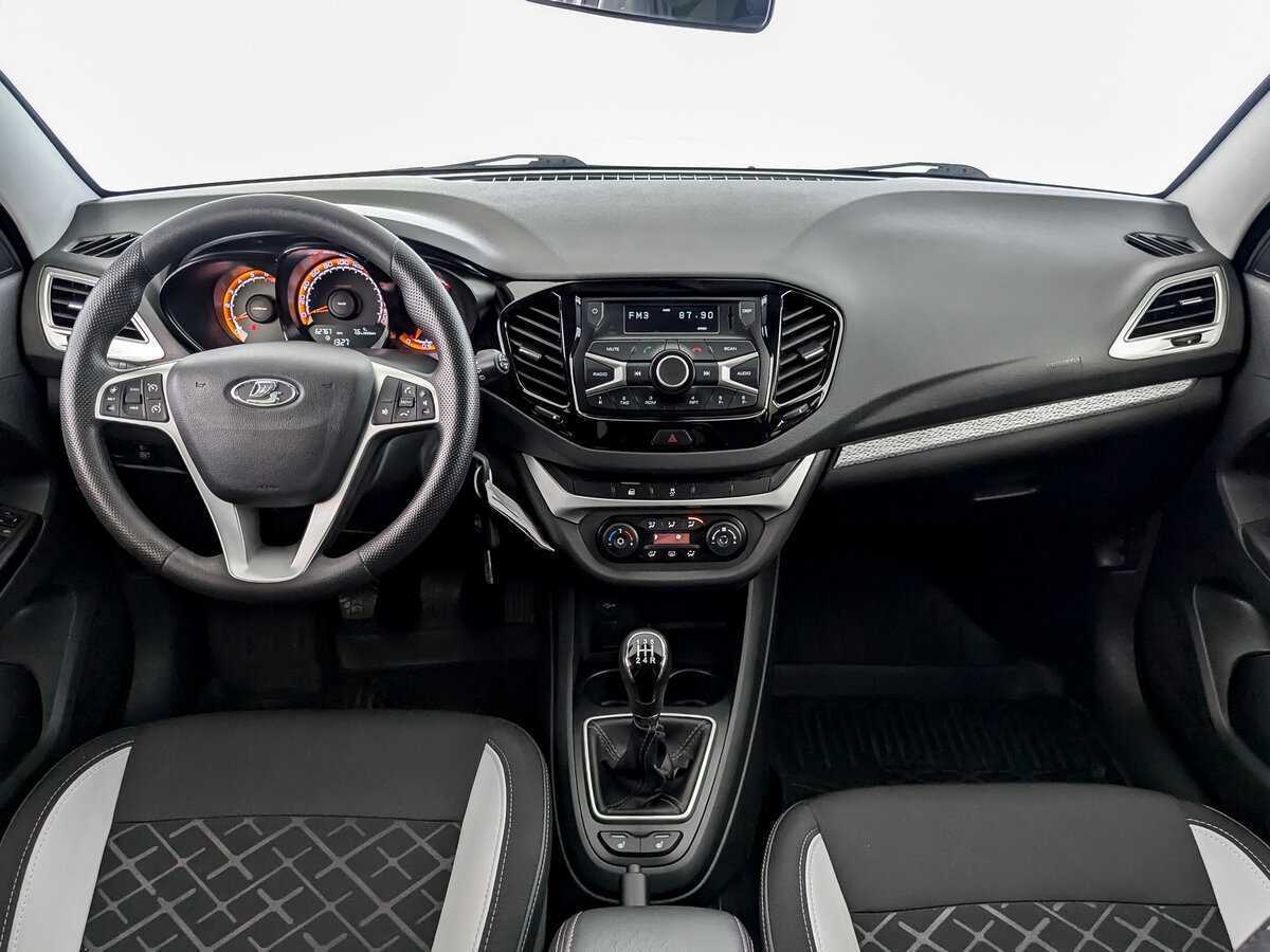 Купить Lada (ВАЗ) Vesta SW Cross, 2019, 62 764 км, фото №12