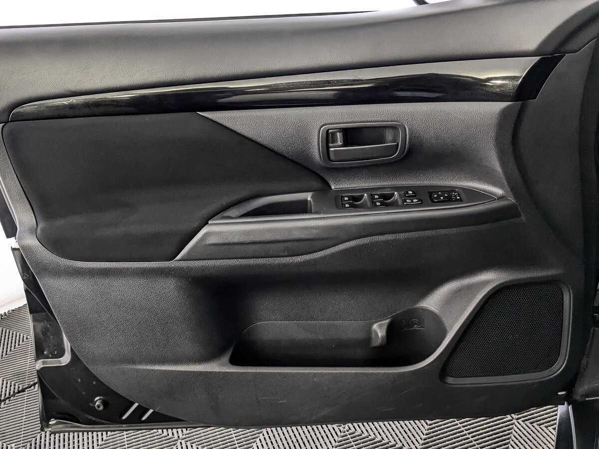 Купить Mitsubishi Outlander, 2018, 203 776 км, фото №15