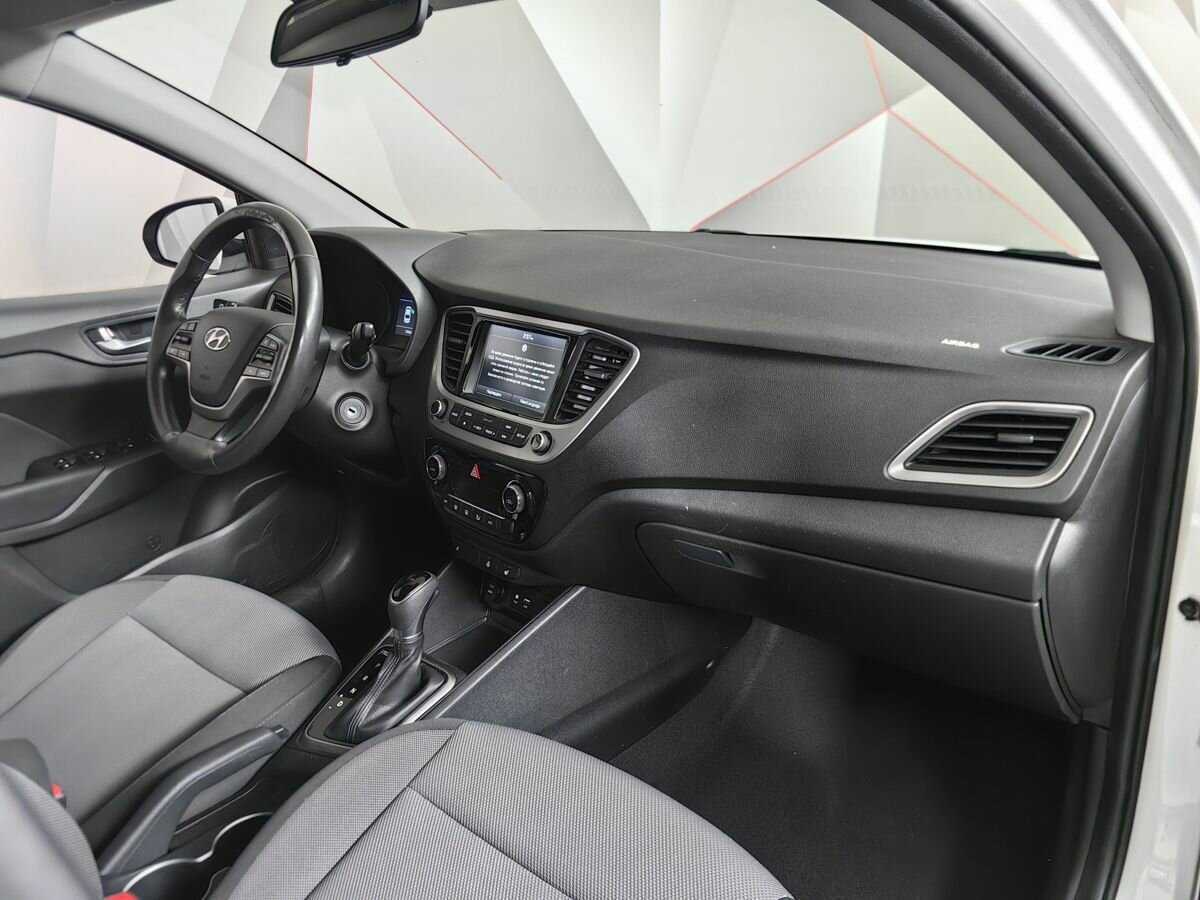 Купить Hyundai Solaris, 2017, 130 258 км, фото №10