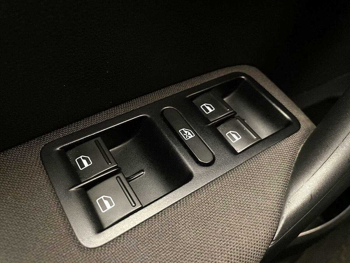 Купить Volkswagen Polo, 2018, 39 212 км, фото №12