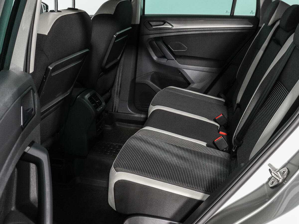 Купить Volkswagen Tiguan, 2019, 125 367 км, фото №12