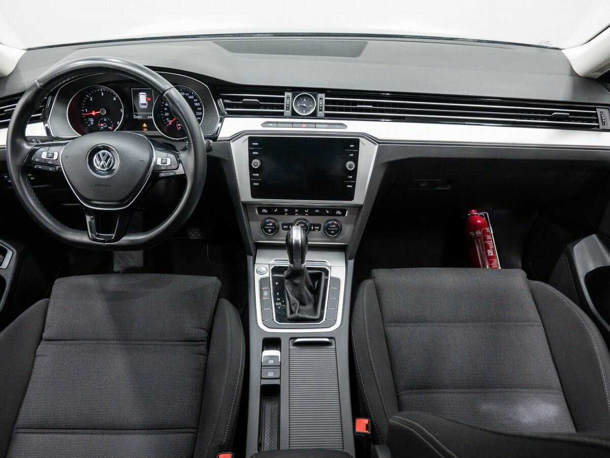 Купить Volkswagen Passat, 2018, 225 564 км, фото №11