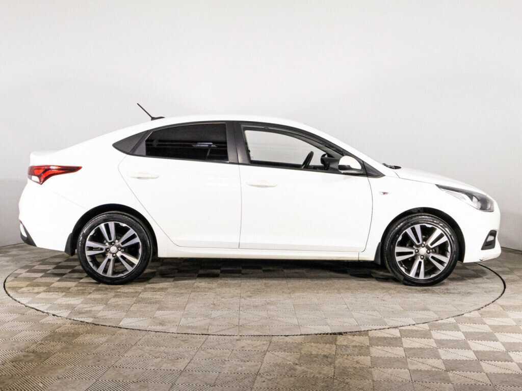 Купить Hyundai Solaris, 2017, 110 870 км, фото №4