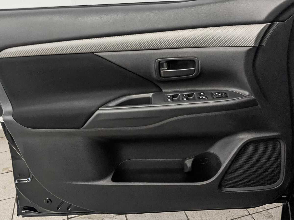 Купить Mitsubishi Outlander, 2018, 71 221 км, фото №18