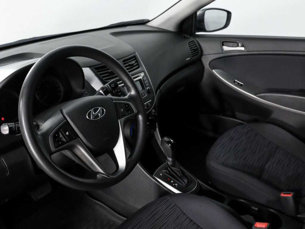Купить Hyundai Solaris, 2015, 119 572 км, фото №9