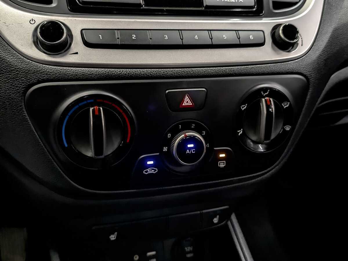 Купить Hyundai Solaris, 2018, 59 228 км, фото №21