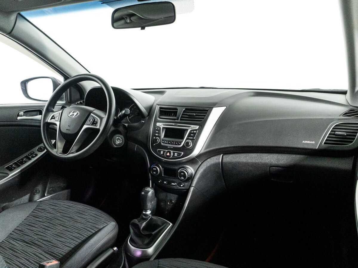 Купить Hyundai Solaris, 2016, 112 384 км, фото №9