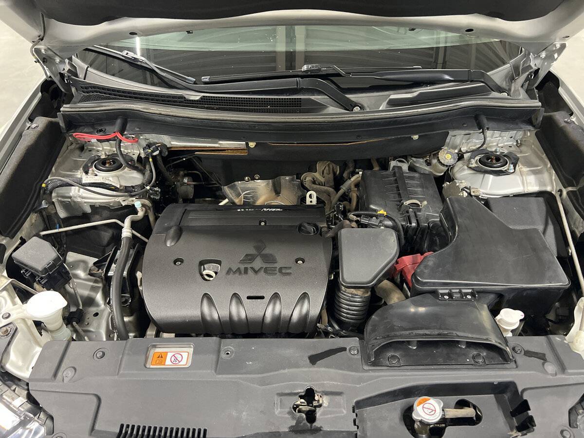 Купить Mitsubishi Outlander, 2017, 107 670 км, фото №9