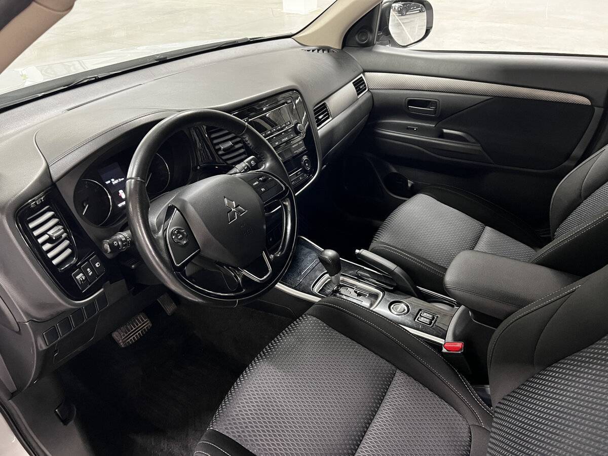 Купить Mitsubishi Outlander, 2017, 107 670 км, фото №16