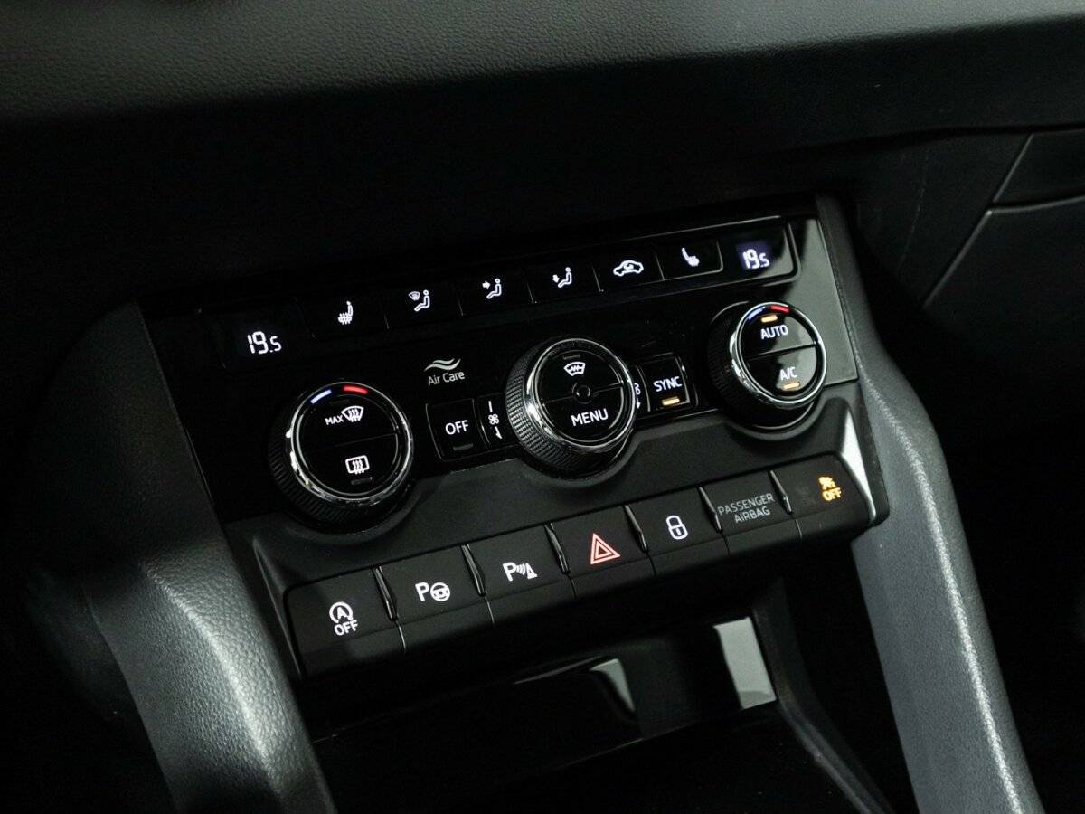 Купить Skoda Karoq, 2021, 88 000 км, фото №19