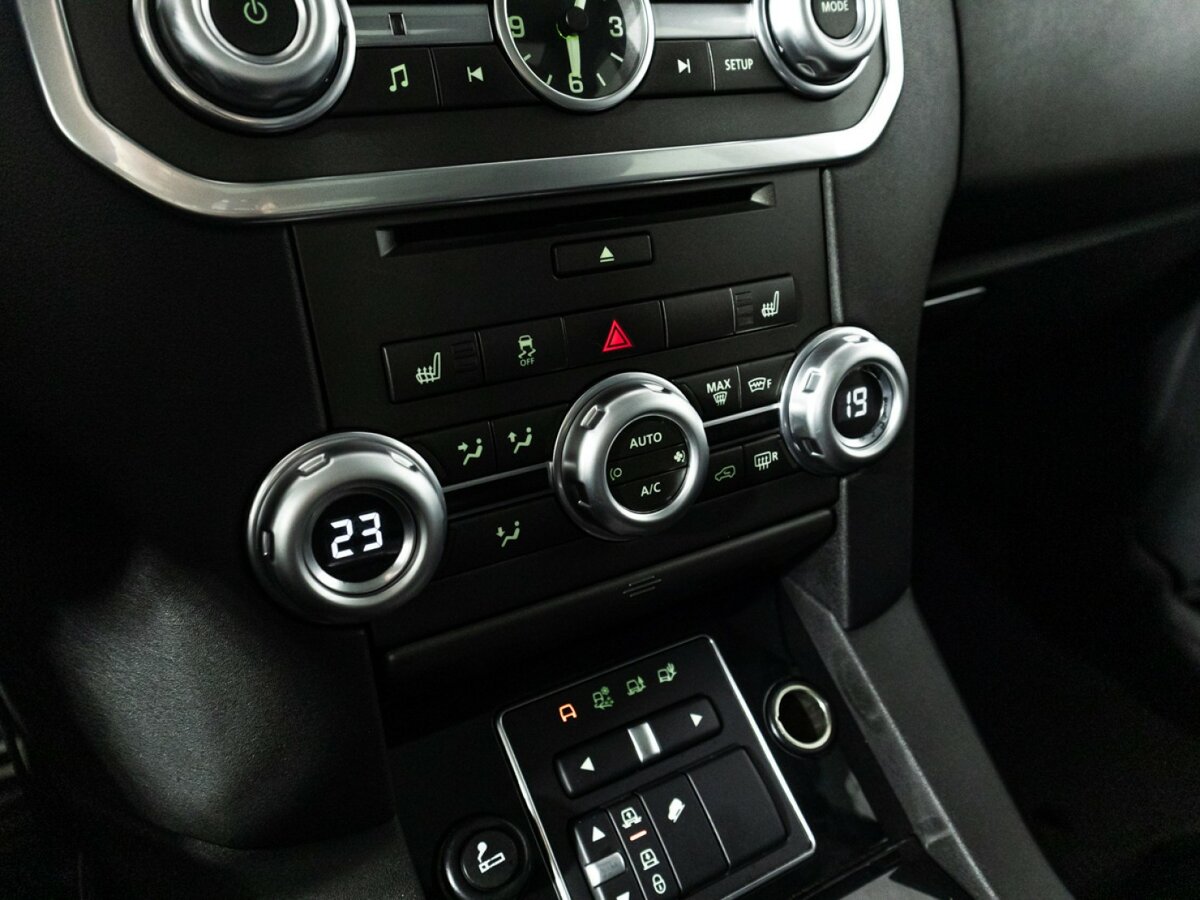 Купить Land Rover Discovery IV Рестайлинг, 2014, 199 317 км, фото №17