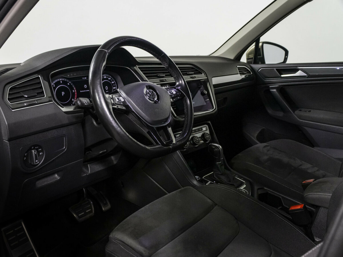 Купить Volkswagen Tiguan II, 2018, 131 218 км, фото №9