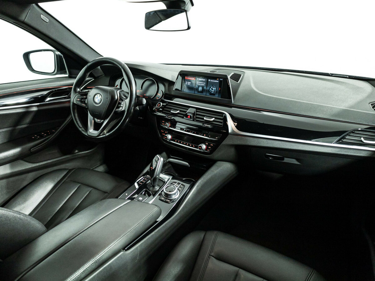 Купить BMW 5 серии 520i VII (G30/G31/G38), 2017, 323 000 км, фото №9
